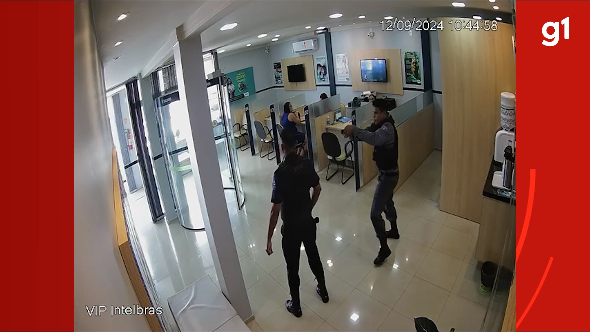 VÍDEO: Homem se passa por policial militar e assalta agência financeira em Pinheiro 