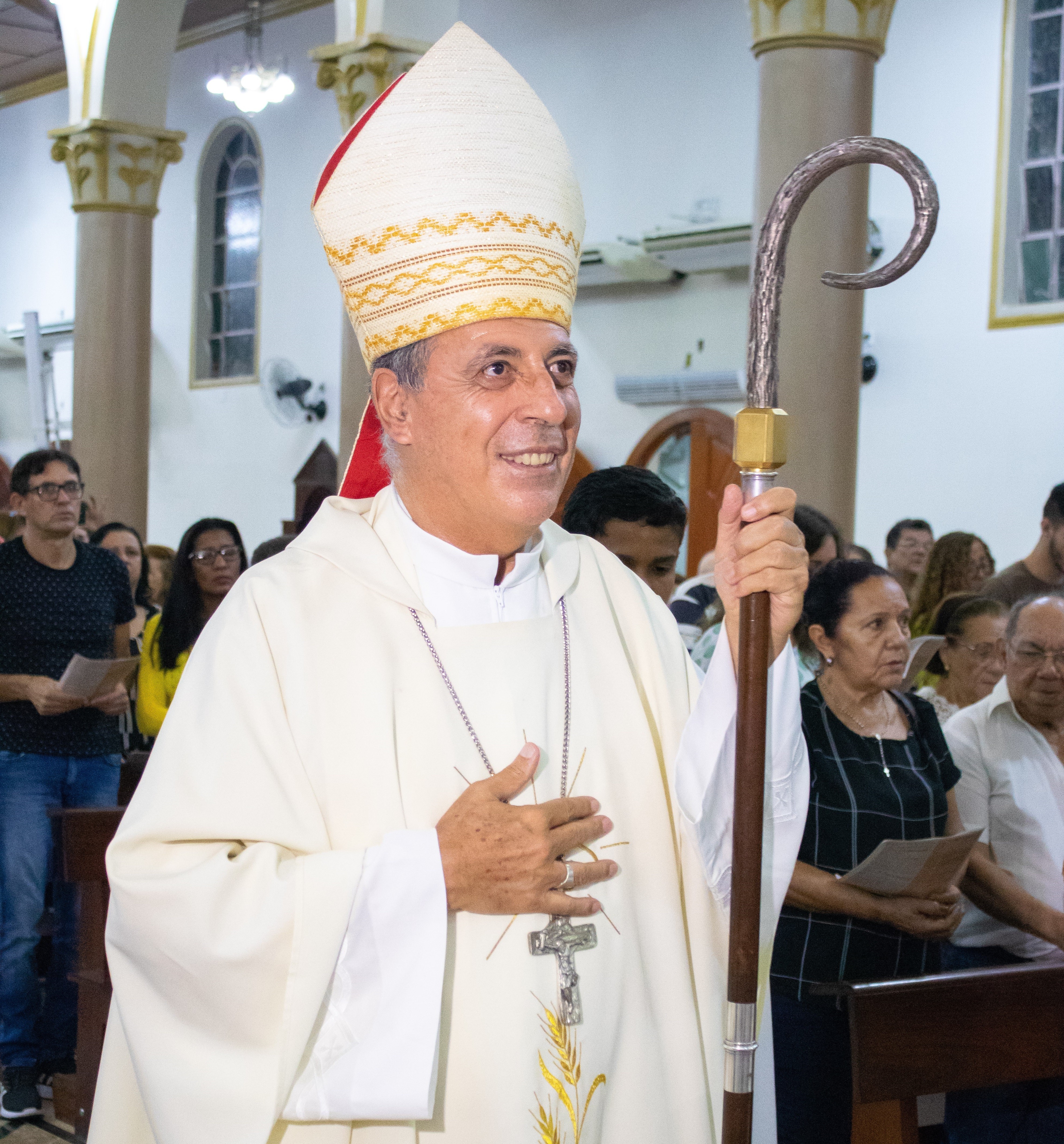Após 27 anos, Dom Joaquín Pertíñez deixa comando da Diocese de Rio Branco