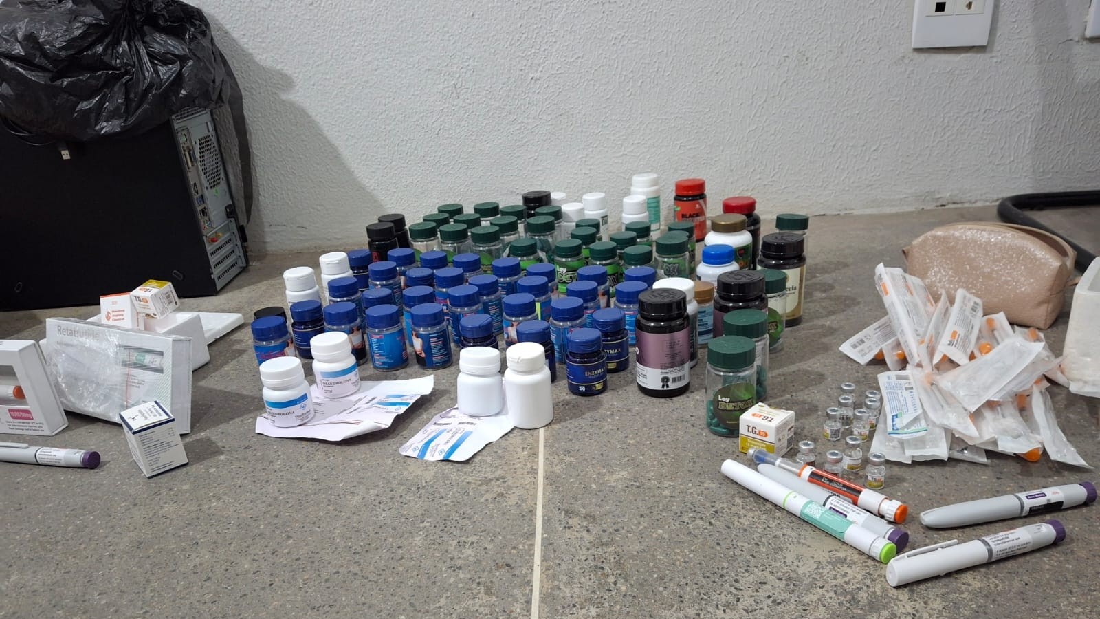Polícia apreende anabolizantes e remédios para emagrecer vendidos de forma irregular em Fortaleza