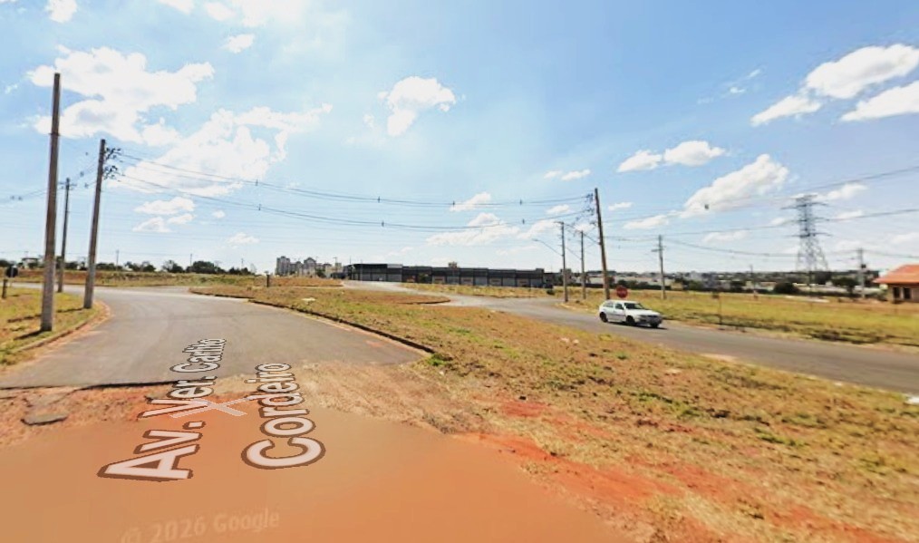 Mulher morre ao bater de frente com ônibus no Anel Viário Sul, em Uberlândia