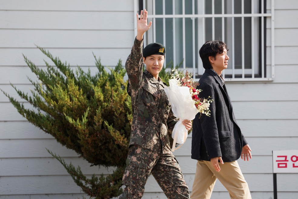 J-Hope, do BTS, termina serviço militar na Coreia do Sul | G1