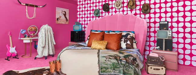 Quarto do Ken na casa dos sonhos da Barbie em Malibu, nos Estados Unidos  Foto: Divulgao/ Airbnb - Joyce Lee