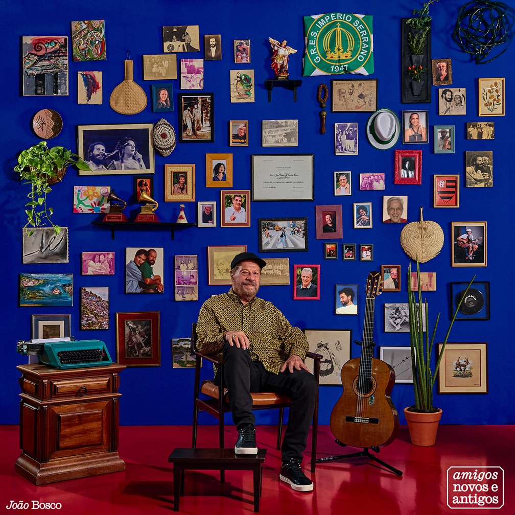 Capa da edição integral do álbum 'Amigos novos e antigos', de João Bosco — Foto: Victor Correa a partir de conceito criado por Julia Bosco, João Ferro e Victor Correa