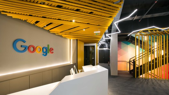 Como a inteligência artificial ajudou a salvar o Google - O crescente uso da IA em chatbots como o ChatGPT foi um fator decisivo na decisão de um tribunal dos EUA de não desmembrar o Google.