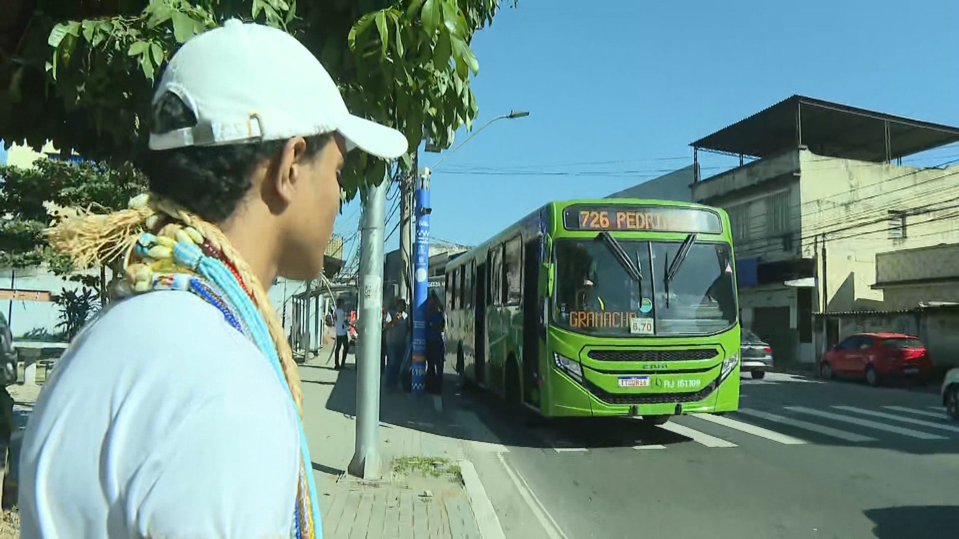 Estudante denuncia intolerância religiosa após ser retirado de ônibus | G1