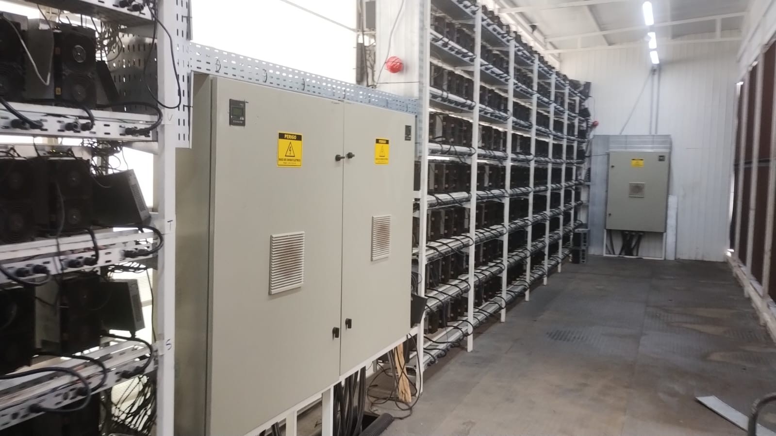 Operação contra furto de energia elétrica por mineradoras de bitcoin é realizada no interior de SP
