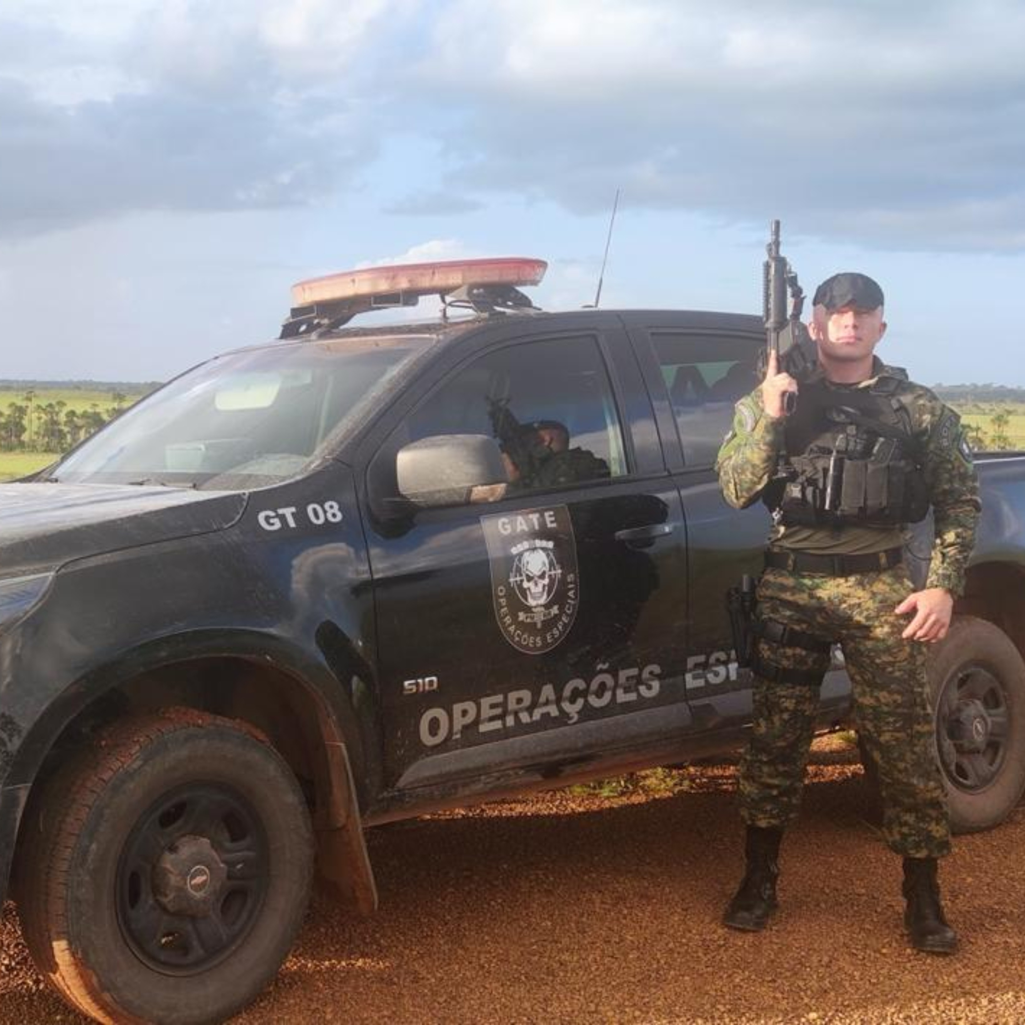 Sargento da PM de folga resgata casal após caiaque virar no Rio Cauamé, em Boa Vista
