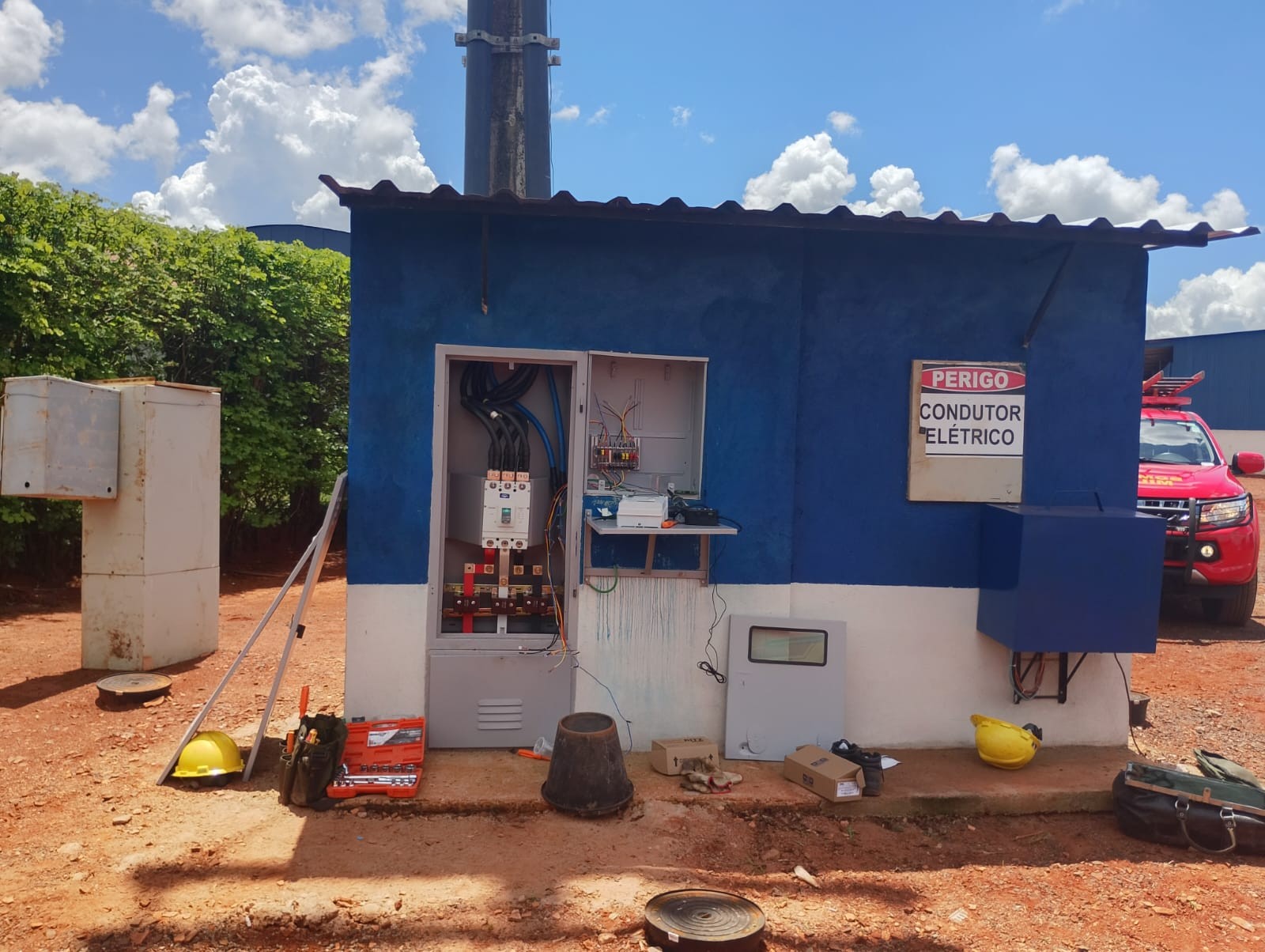 Trabalhador sofre choque elétrico de 380 volts durante serviço em empresa de Uberlândia