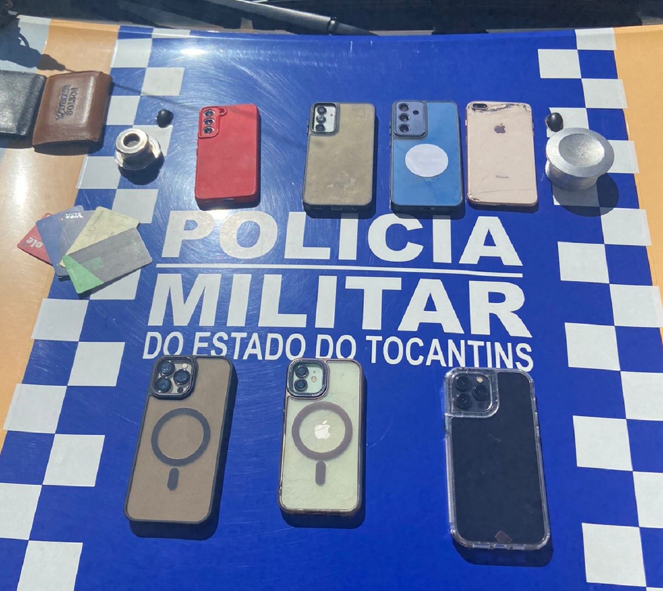 Casal é preso em hotel com celulares furtados no Miracaxi após vítima rastrear aparelho, diz PM