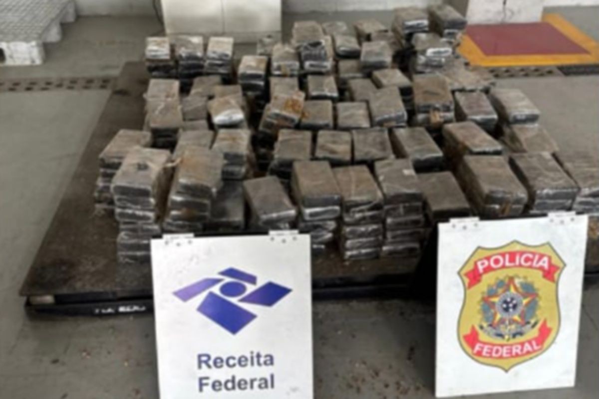 Receita Federal apreende 366 kg de cocaína em carga de café no Porto de Santos