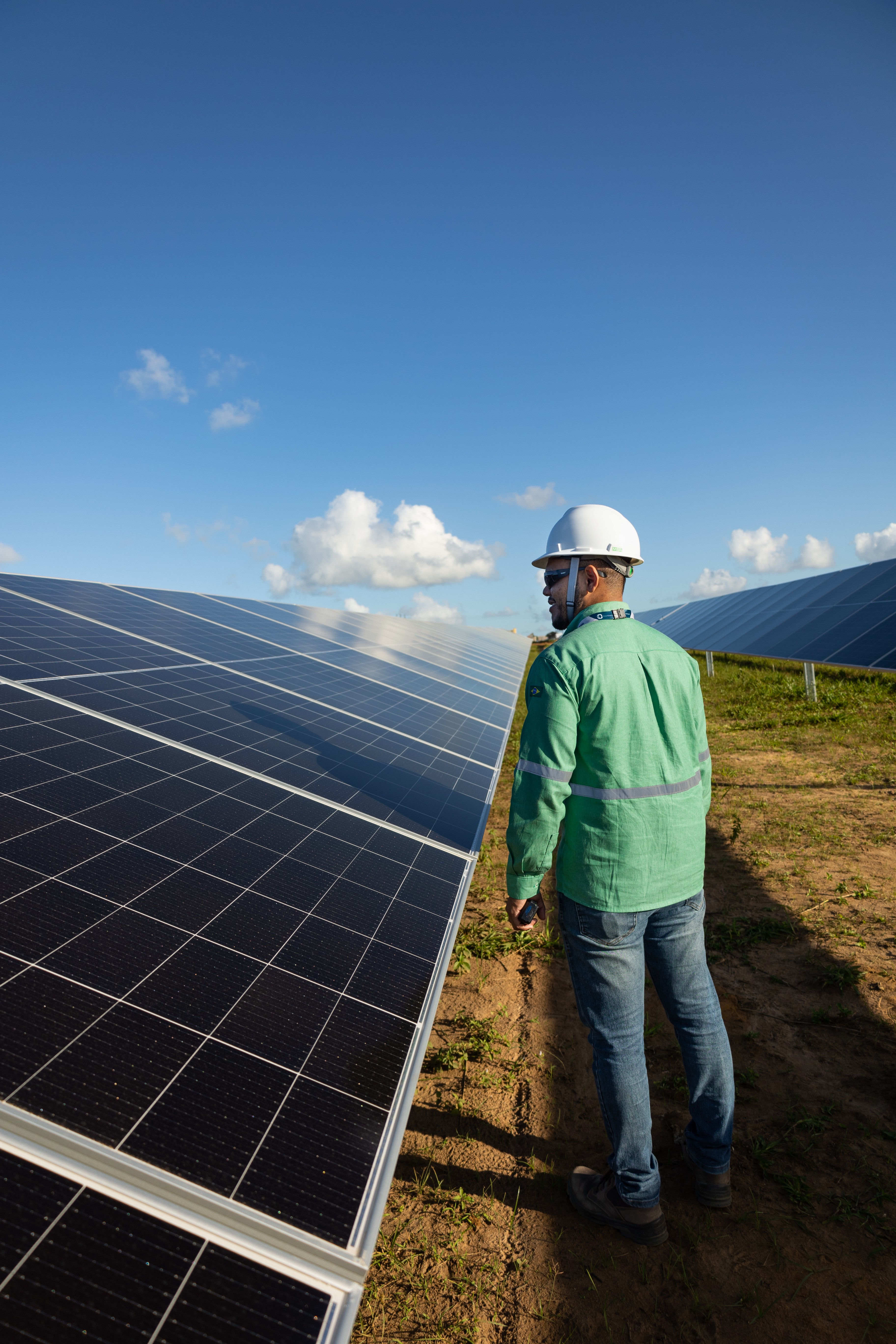 Energia renovável pode ser simples e acessível, explica diretora da Atiaia