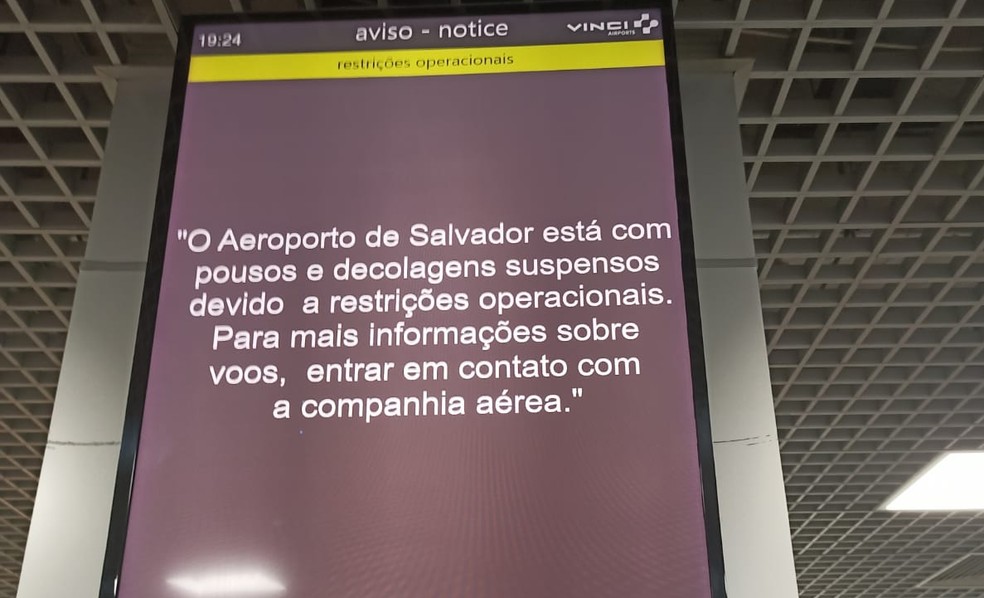 Atividades foram suspensas no aeroporto de Salvador na terça-feira (6). — Foto: Reprodução/Redes sociais