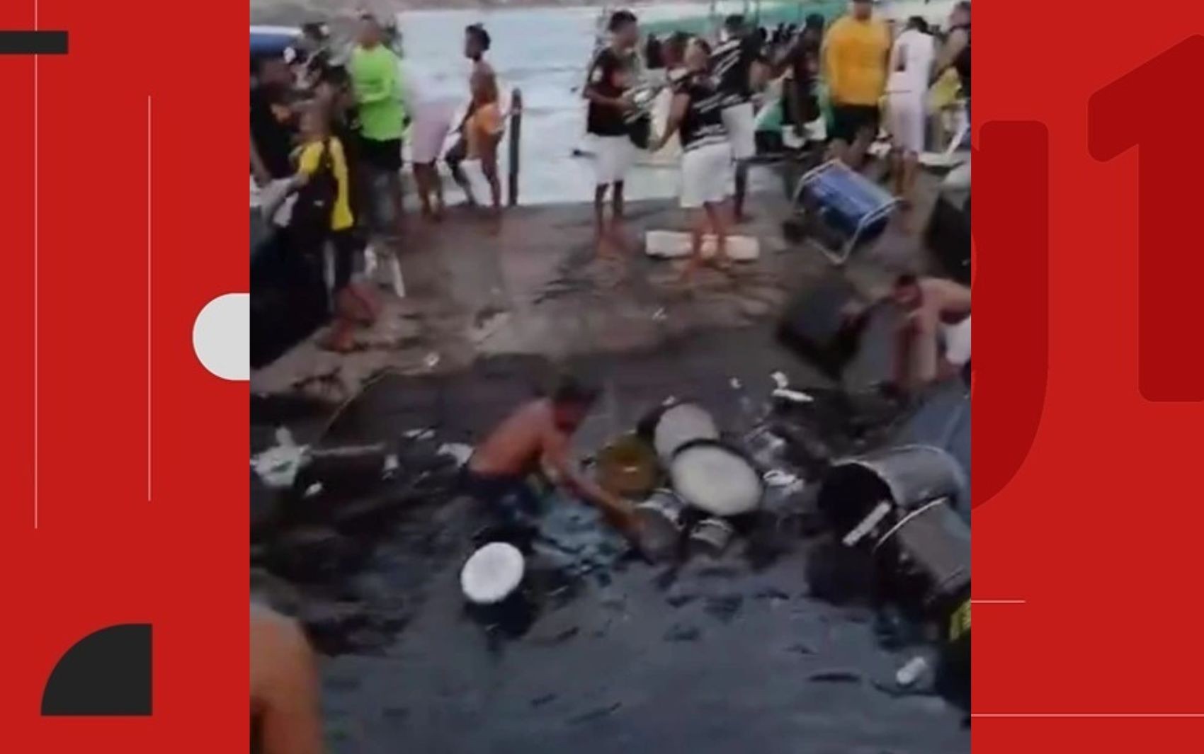 Embarcação com banda naufraga durante show em Salvador; instrumentos musicais caíram no mar