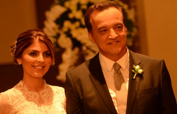 Carlinhos Cachoeira deve ser preso por dívida de mais de R$ 1 milhão em pensão para a ex-esposa, determina Justiça