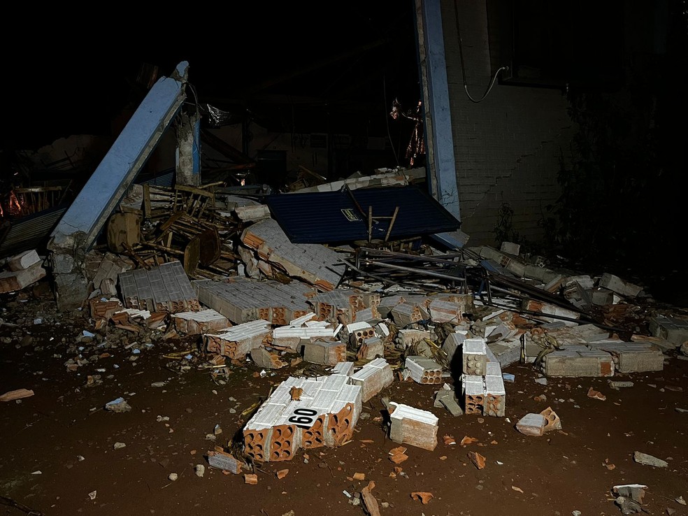 Centro comunitário fica destruído após temporal, em Maripá — Foto: Portal Nova Santa Rosa