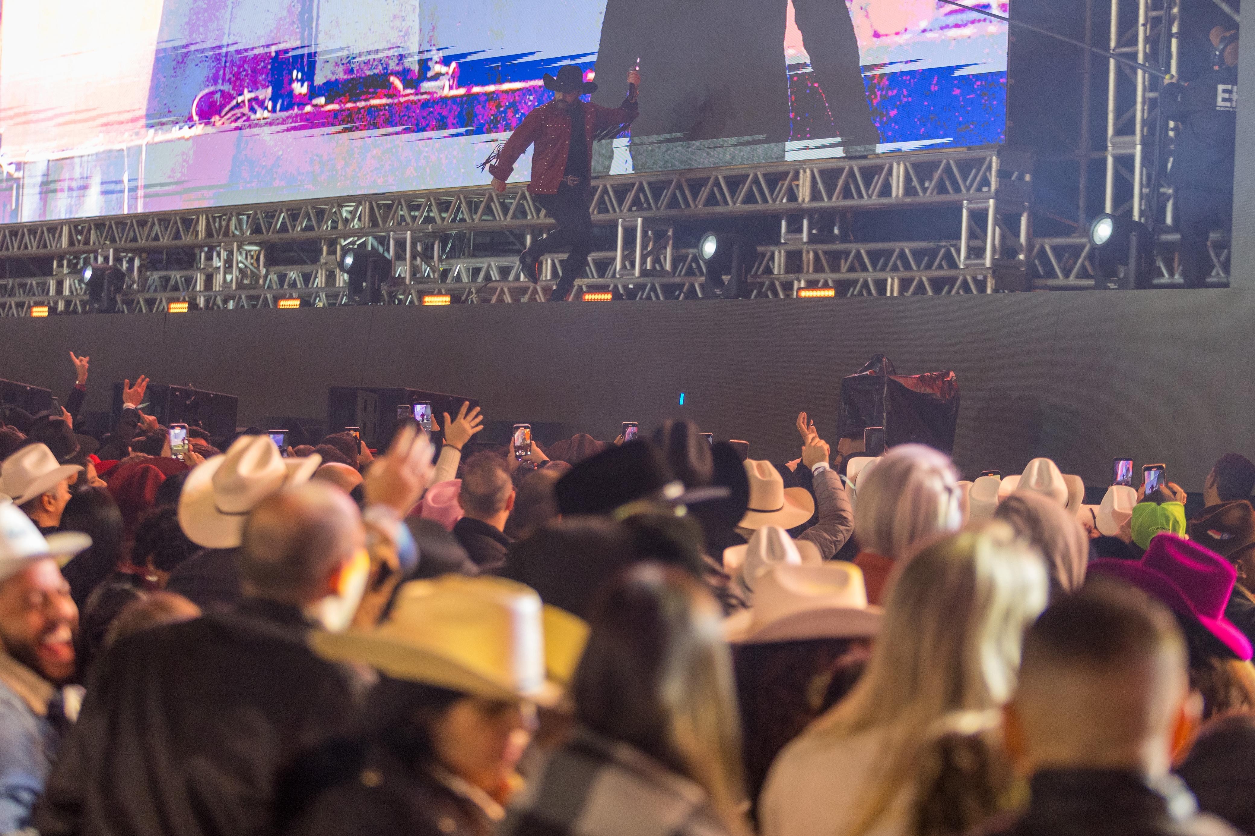 Edson e Hudson misturam sertanejo e rock n roll em show ‘pesado’ | G1