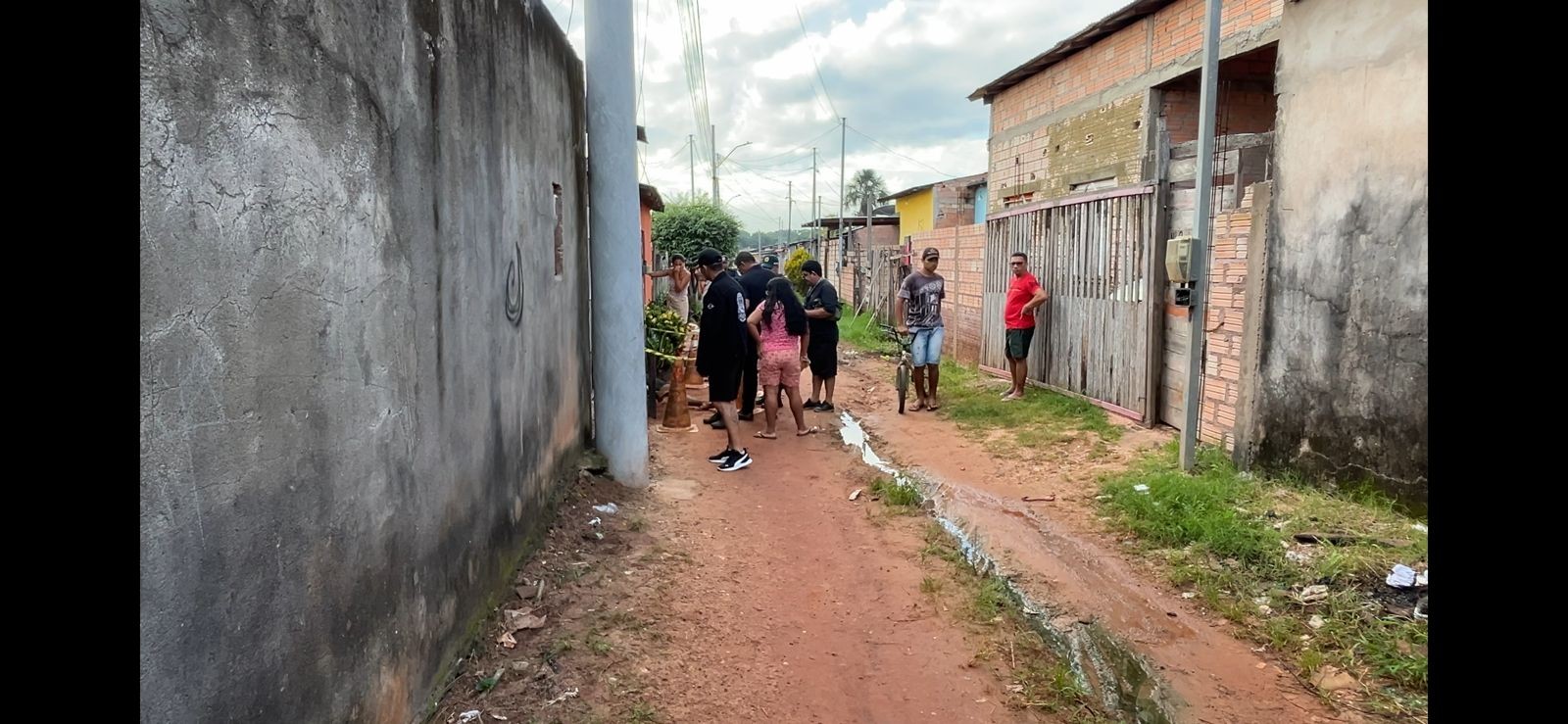 Polícia é acionada para atender ocorrência de lesão corporal e acaba encontrando homem morto no bairro Uruará