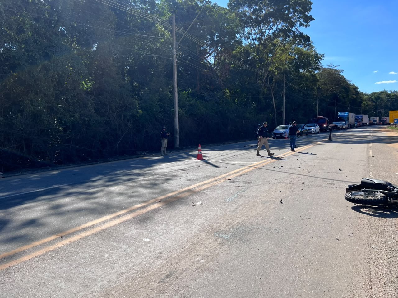 Acidente deixa morto e feridos na BR-116, em Governador Valadares