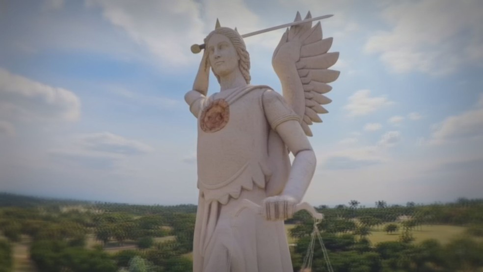 2 de 7
Maior est&aacute;tua cat&oacute;lica do mundo no ponto ter&aacute; 19 metros a mais que o Cristo Redentor &mdash; Foto: Reprodu&ccedil;&atilde;o/TV TEM