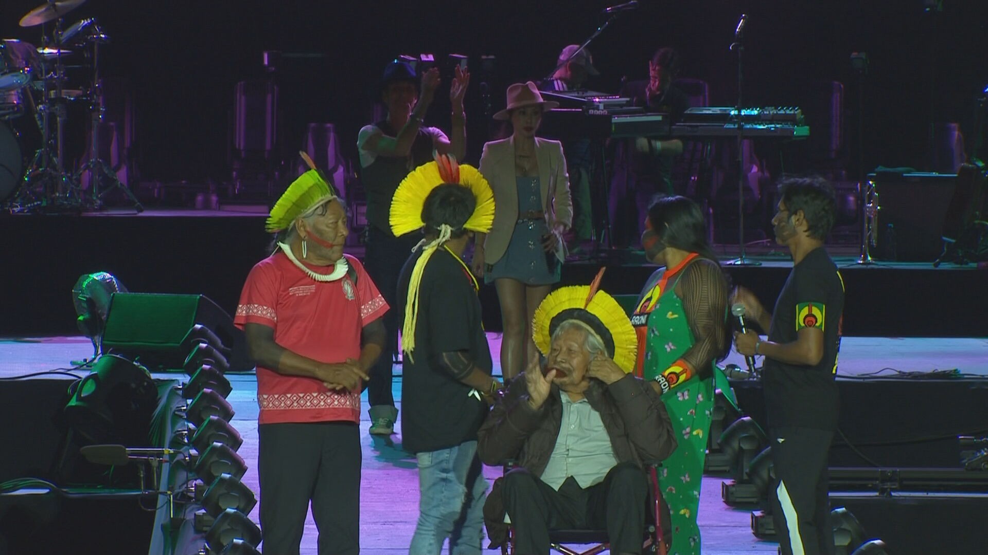 Cacique Raoni fala sobre a importância da Amazônia antes de show de Lewis Capaldi no Lolla 