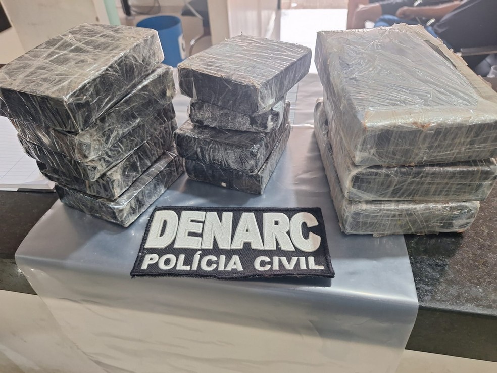 Tabletes de drogas apreendidos por equipes da Denarc — Foto: Luiz Ernandes/Portal Alta Tensão - TO