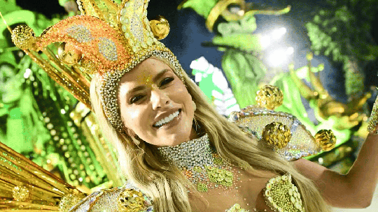 FOTOS: as rainhas e musas no 2º dia de desfiles no Rio