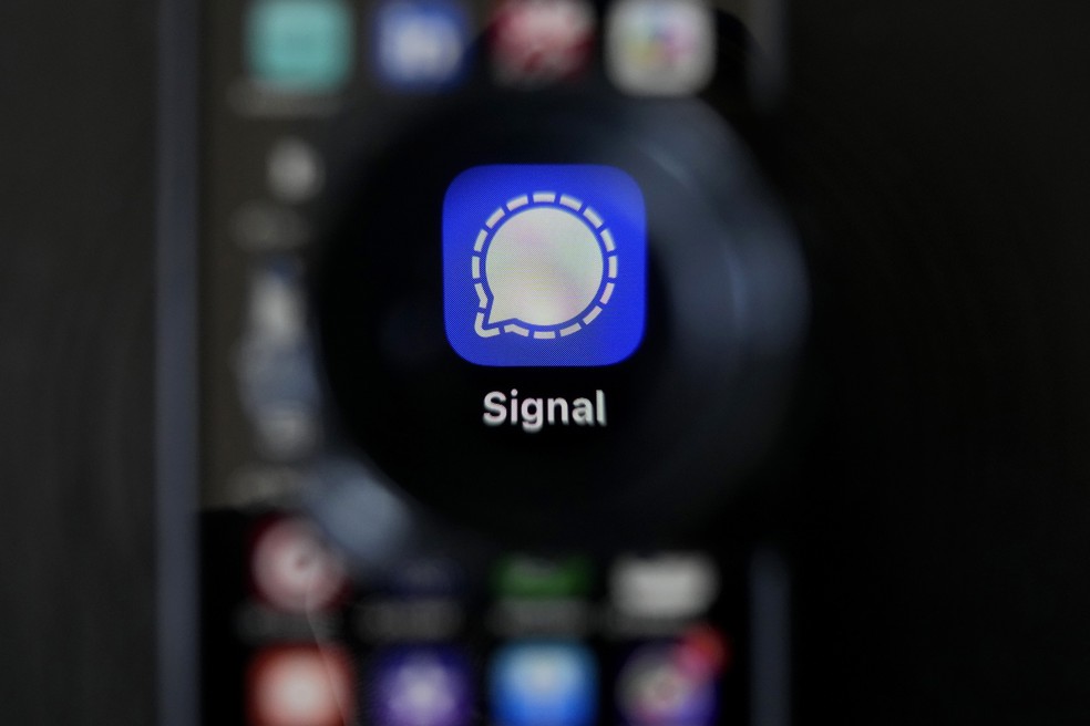 Aplicativo de mensagens Signal tem foco em privacidade — Foto: AP Photo/Jeff Chiu