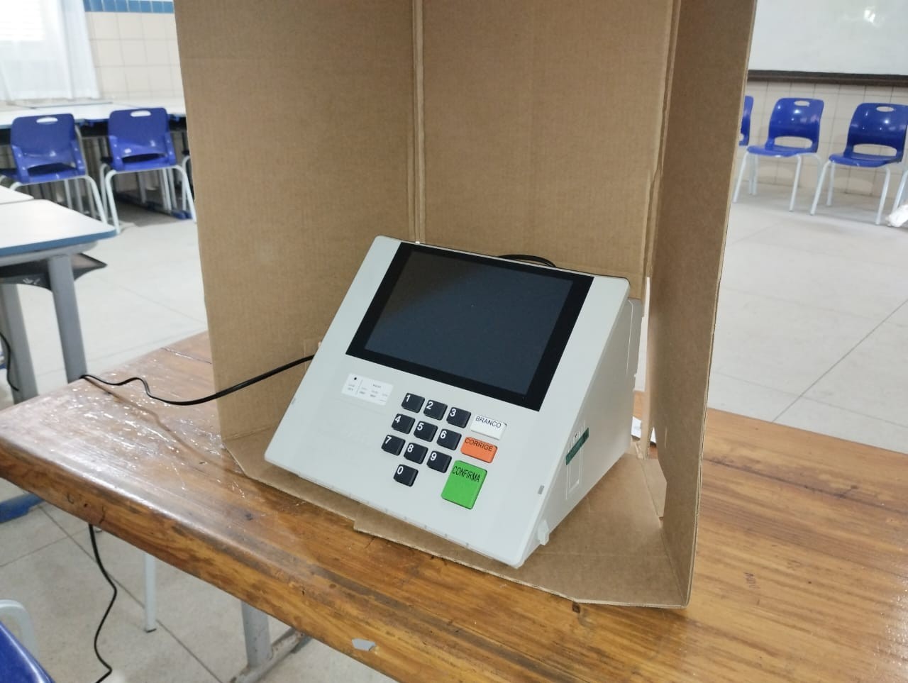 Unas eletrônicas começam a ser distribuídas aos locais de votação em Maceió