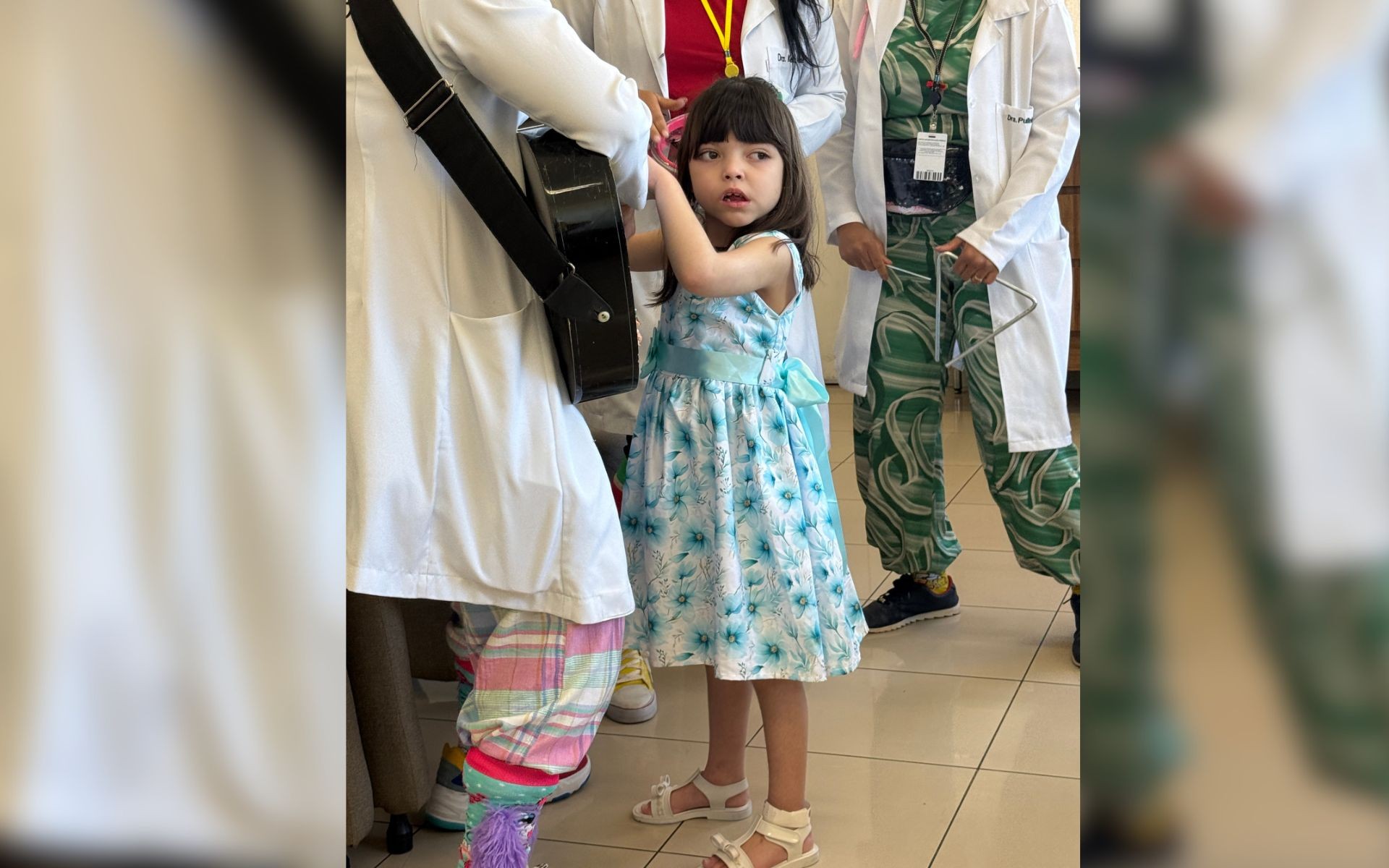 Mãe de menina que passou 7 anos internada em hospital diz que adaptação em casa foi rápida: 'Ela não estranhou nada'