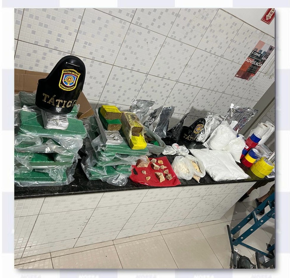 Polícia apreende 30kg de drogas em Caruaru. — Foto: PM