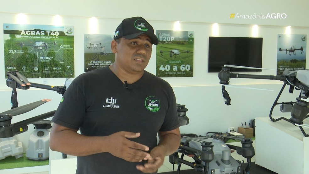 Técnico especializado em drone, José Iran. — Foto: Oséias Martins/Amazônia Agro/Reprodução