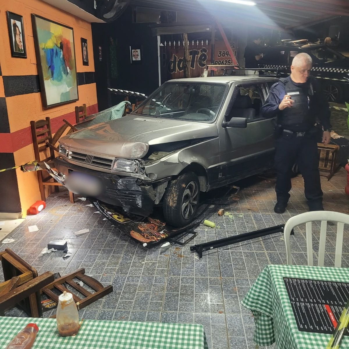 Motorista embriagado invade lanchonete e deixa cliente ferida em Louveira​‌​