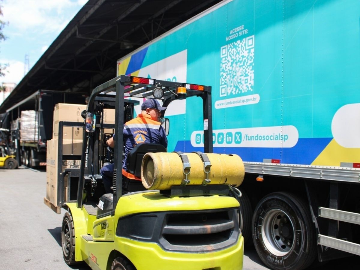 Ajuda emergencial chega ao litoral de SP após temporais deixarem centenas desalojados