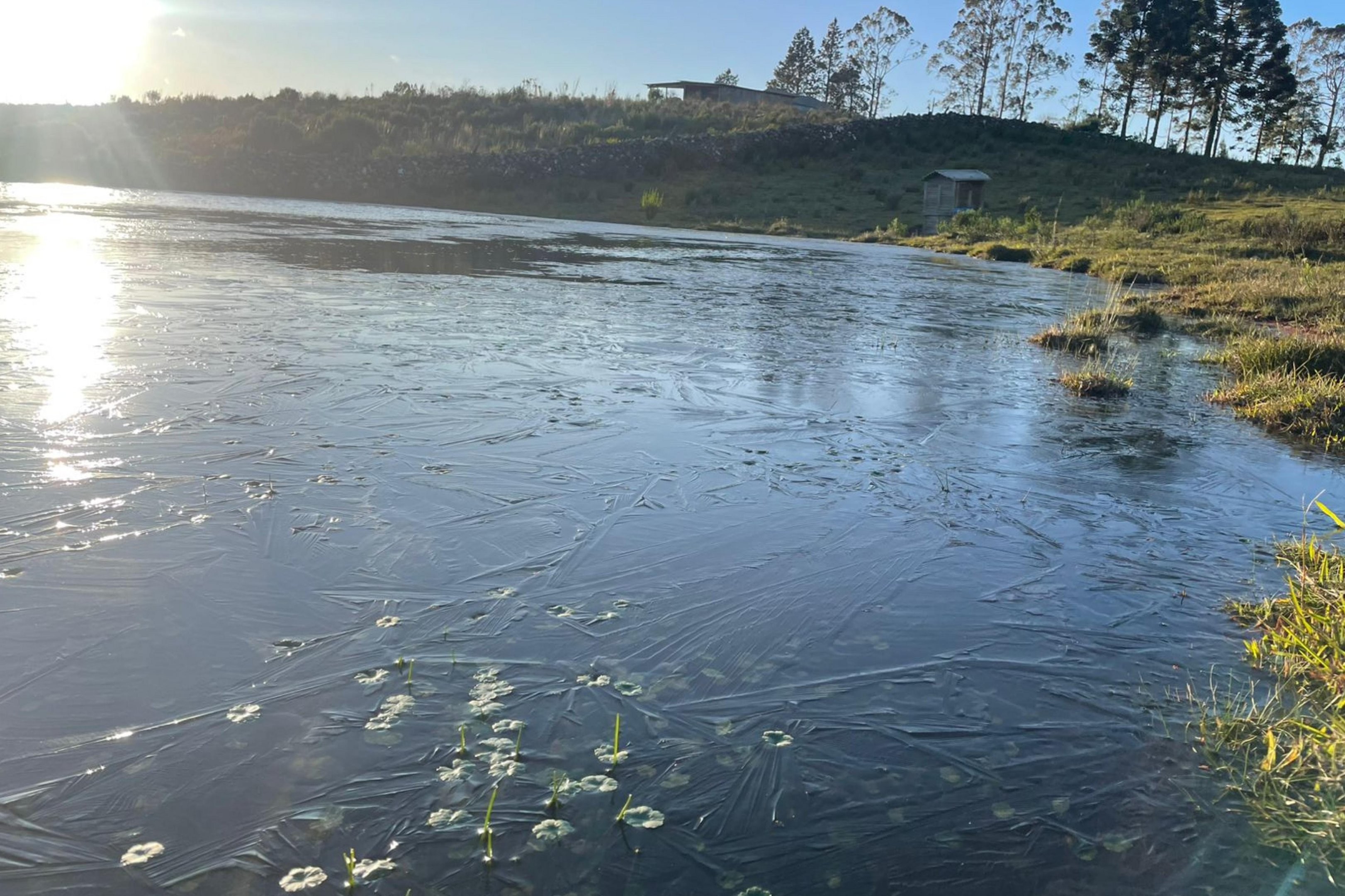Com mínima de -4,9ºC, São José dos Ausentes tem lago congelado no dia mais frio do ano; VÍDEO
