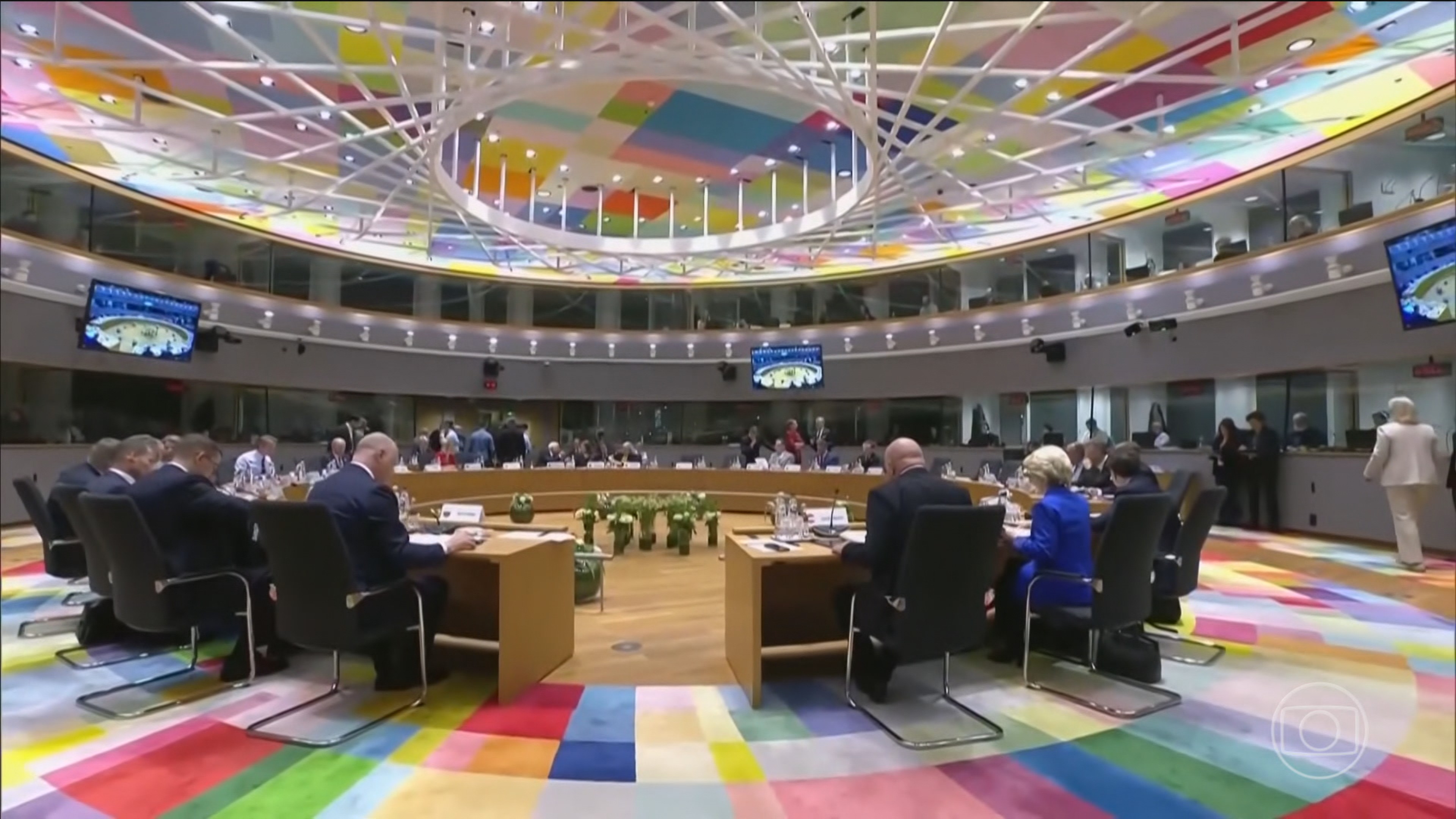 Depois dos EUA, União Europeia anuncia sanções econômicas contra a Rússia