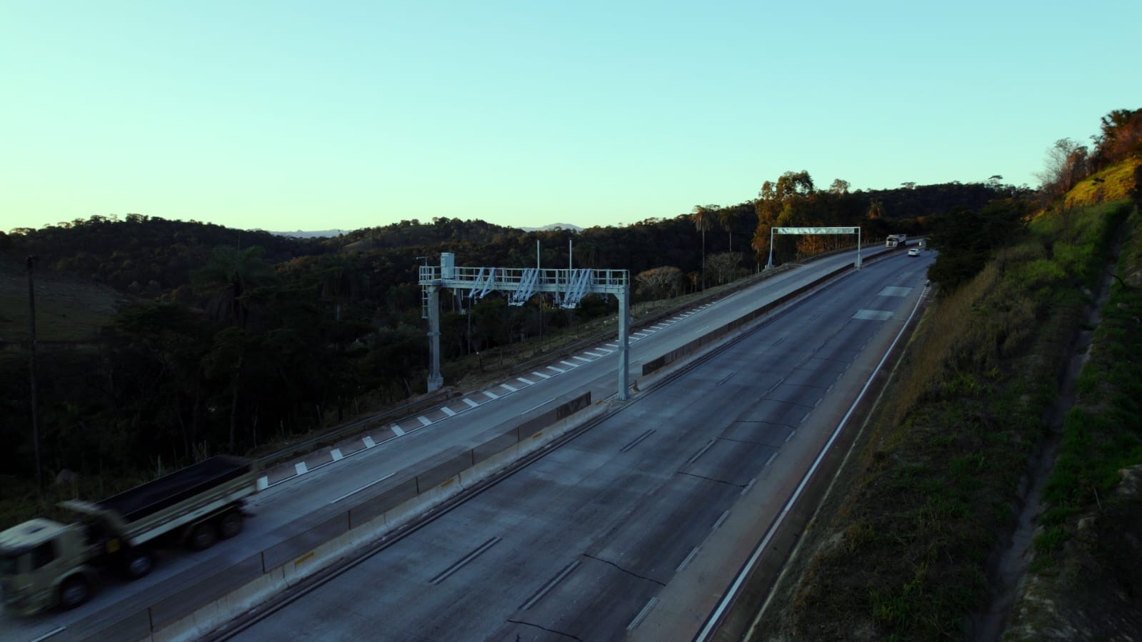 Concessionária inicia cobrança de pedágios em mais três praças na BR-381; confira valores