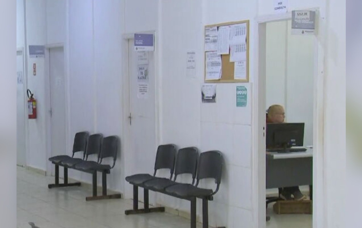 Funcionários denunciam vazamento de gás e fluido de bateria em câmara de vacinas em Tatuí