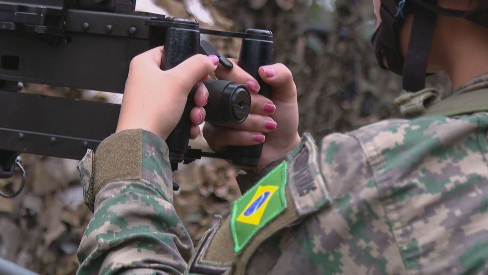 Militares mulheres participam, pela primeira vez, de avaliação da ONU durante exercício dos Fuzileiros Navais — Foto: Reprodução/TV Globo