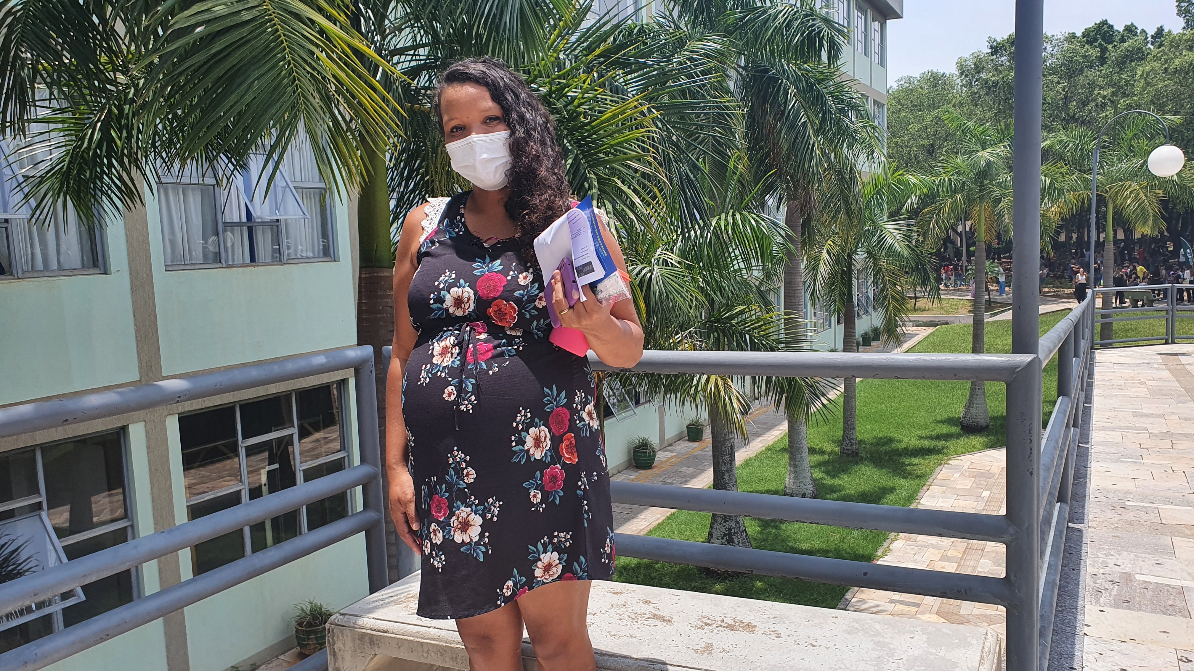 Enem: grávida de oito meses encara sol e prova de 5h30 para seguir ...