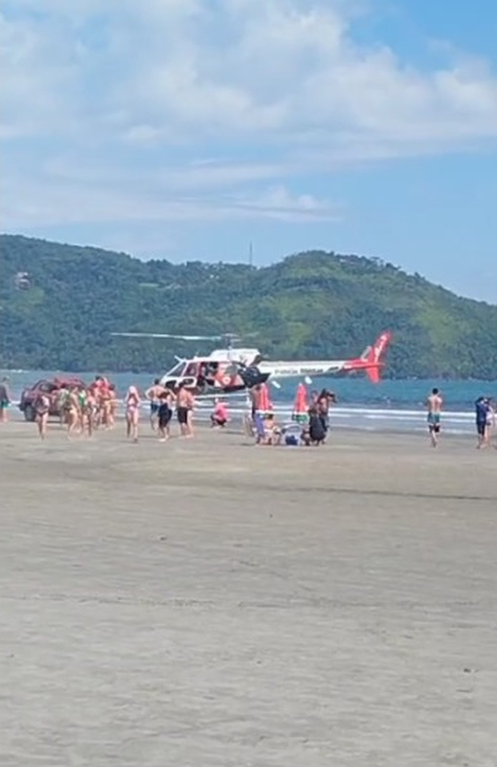 Não há informações sobre o estado de saúde do menino — Foto: Reprodução