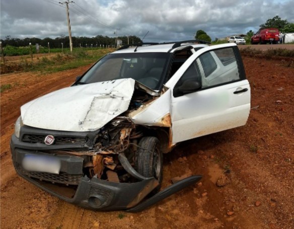 Mulher morre e 5 pessoas ficam feridas após acidente entre dois veículos em MT 