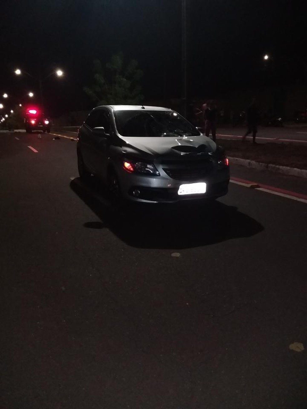 Acidente entre carro e moto deixa uma pessoa morta em Araguaína — Foto: Reprodução/PMTO