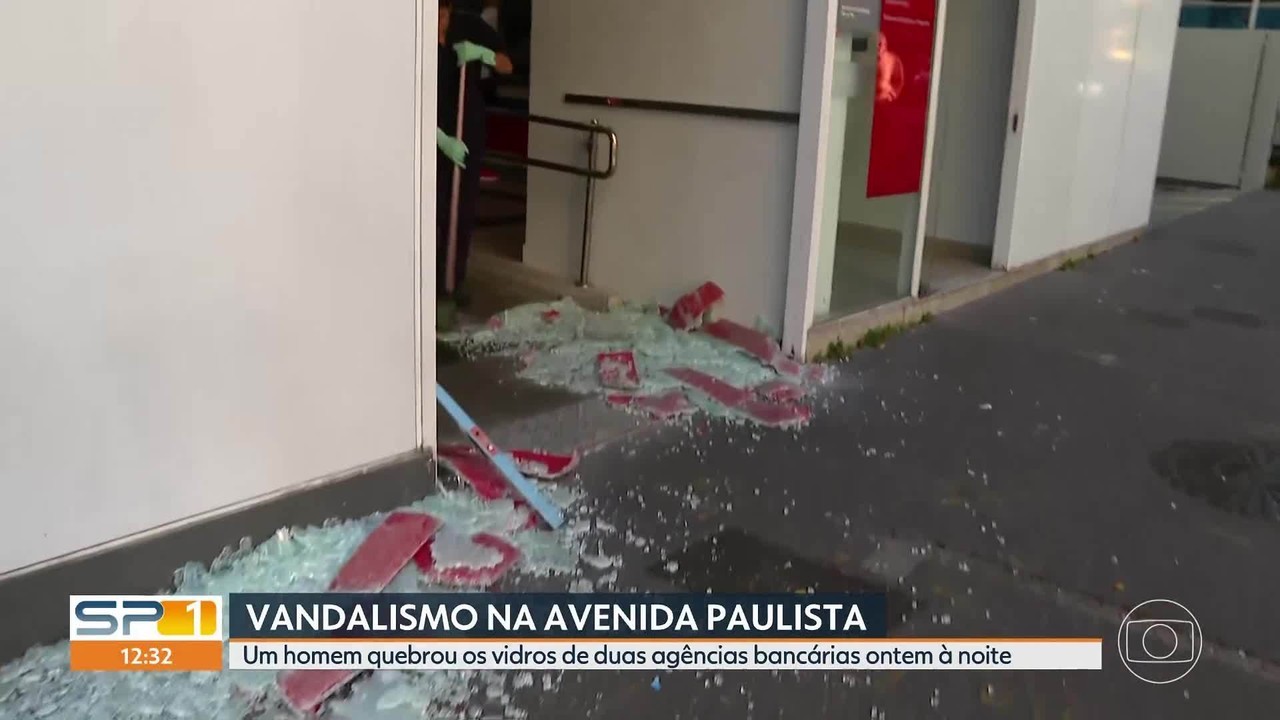 Câmeras flagram homem quebrando vidros de agência bancária na Avenida Paulista 