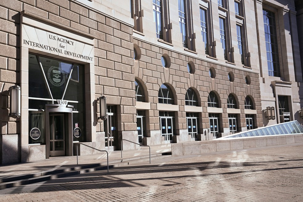 Fachada da sede da USAID, a agência de ajuda humanitária dos EUA, em 1º de fevereiro de 2025. — Foto: Annabelle Gordon/ Reuters