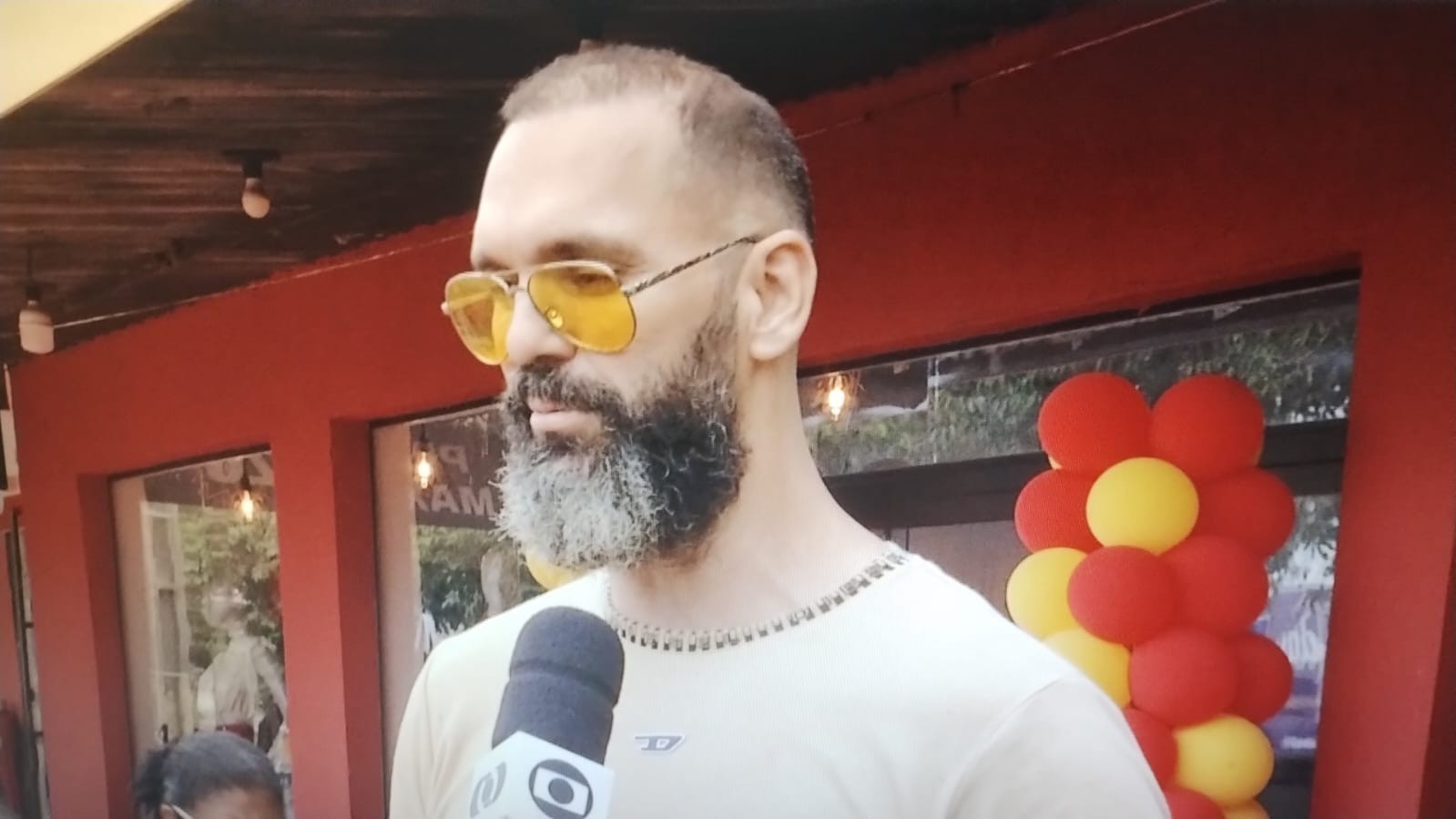 Empresário assassinado durante assalto dentro da própria loja tinha acabado de descobrir que seria pai: 'Estava feliz', diz irmão