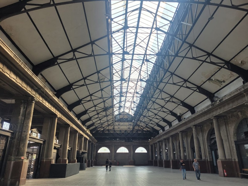 Interior da Estação Leopoldina — Foto: Cristina Boeckel/g1