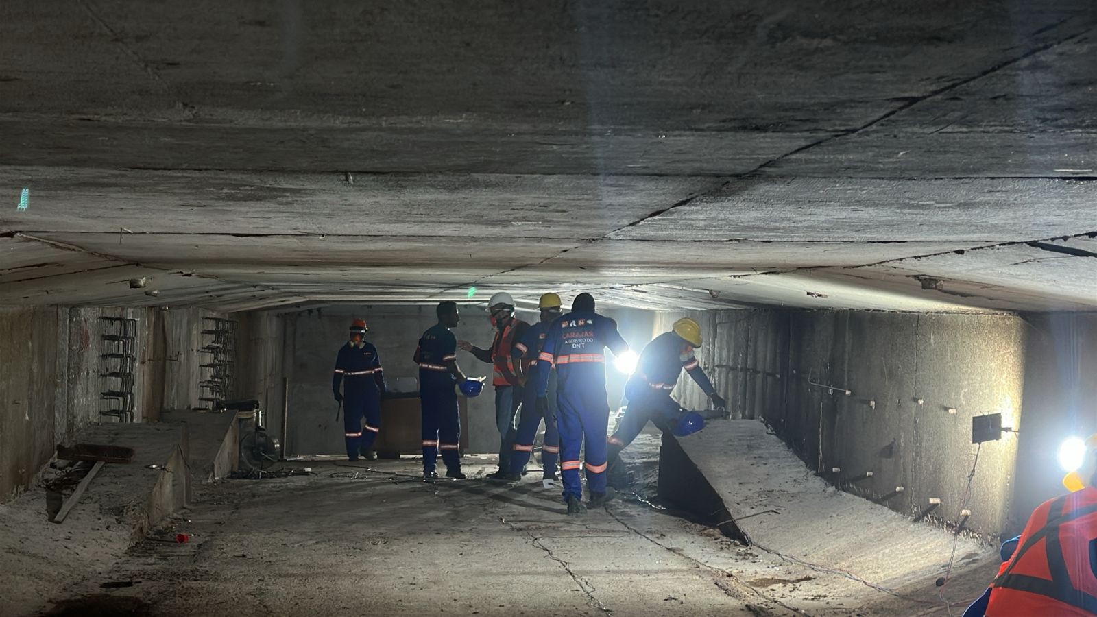 Ponte sobre o rio Candeias é inaugurada após quase um ano em obras