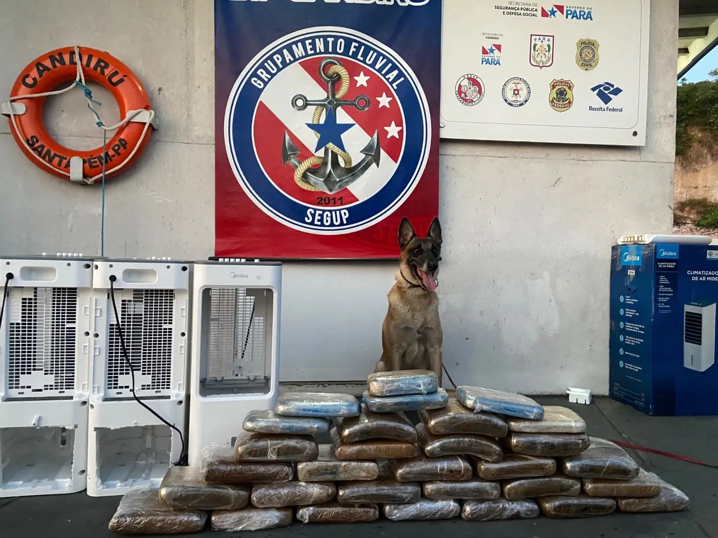 Drogas são encontradas escondidas dentro de ar-condicionado em embarcação, em Óbidos