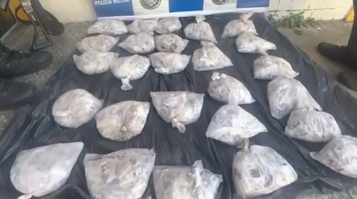 Operação prende três suspeitos e apreende mais de 4,5 kg de drogas na Região dos Lagos