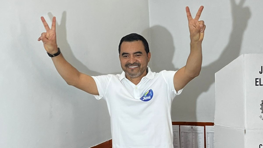 PF encontrou R$ 32 mil em espécie no gabinete do governador do Tocantins, afastado pelo STJ - Segundo investigação, apreensão de dinheiro em espécie reforça "a convicção de que atos de corrupção passiva ocorreram e continuam a ocorrer" na sede do governo estadual.